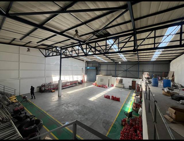 1,093M² WAREHOUSE TO LET IN STRIJDOMPARK